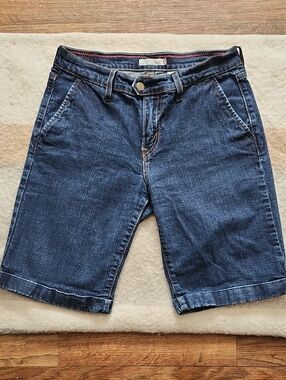 Vintage Levi's 515 Denim Bermuda Shorts Sz 6 Blue Stretch Mid-Rise Y2K Style